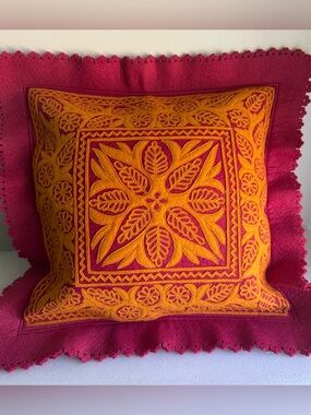 Sandor Hungary Retired NOS Fuchsia Red & Orange Folk Art Wool Pillow Cover 15x16
